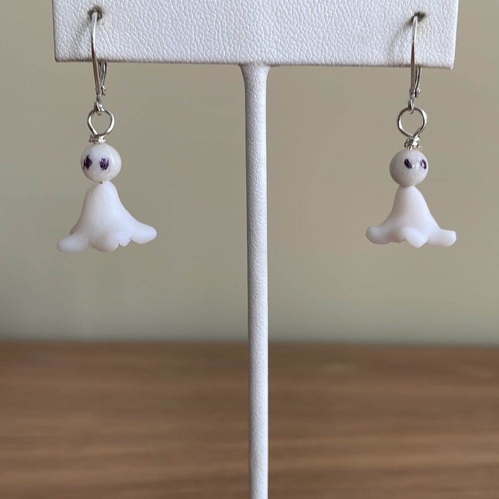 HAND CRAFTED EARRINGS Little White Ghosts - Picture 7 of 12